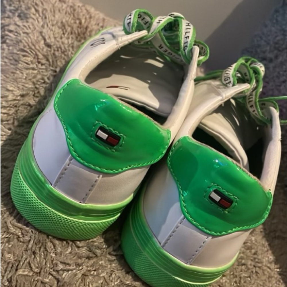 Tommy shoes